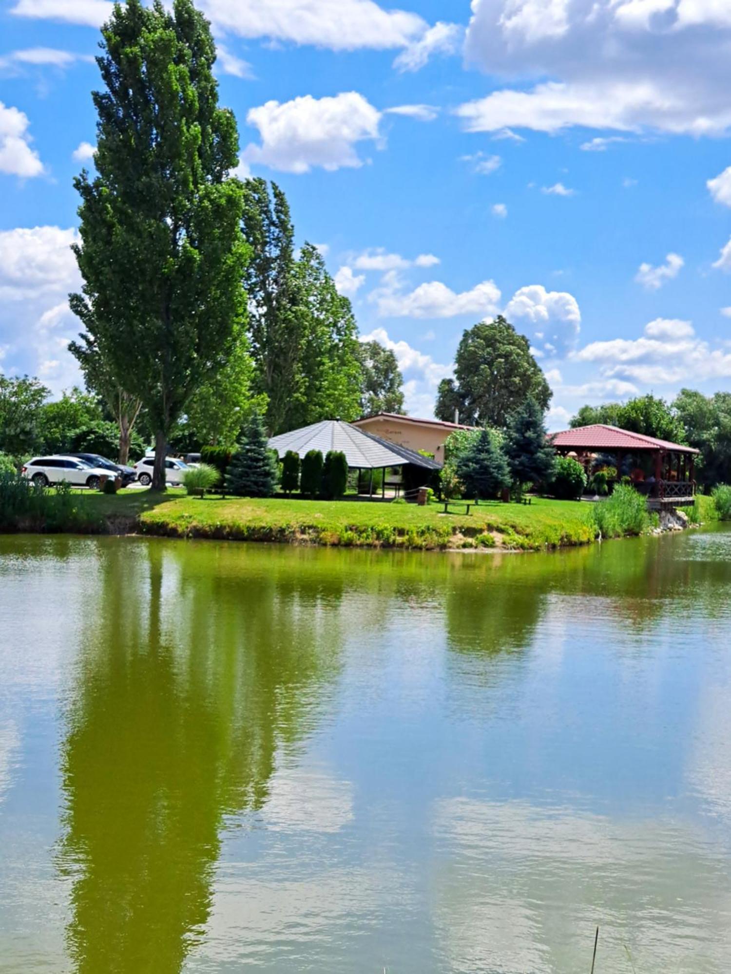 Grapeline Guesthouse Chotin エクステリア 写真