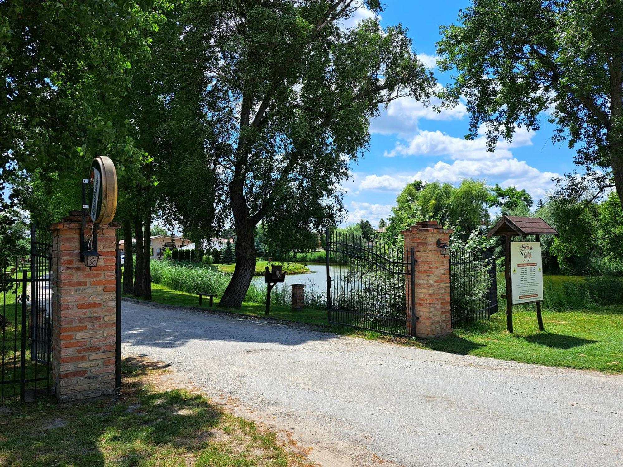 Grapeline Guesthouse Chotin エクステリア 写真